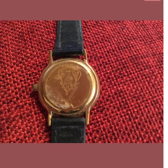 Ladies Gucci Watch - Picture 4 of 6